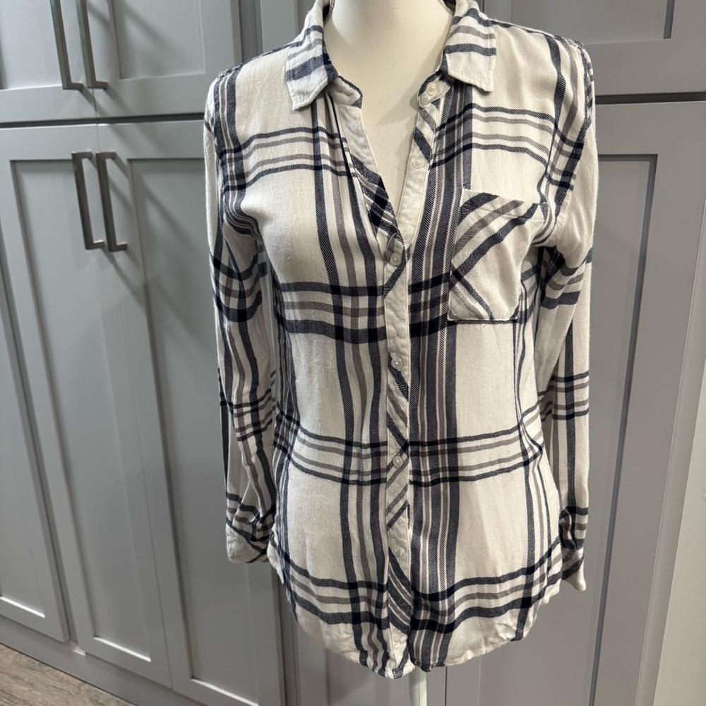 Rails Women’s White Navy Plaid Rayon Button Up Blouse size Small preppy